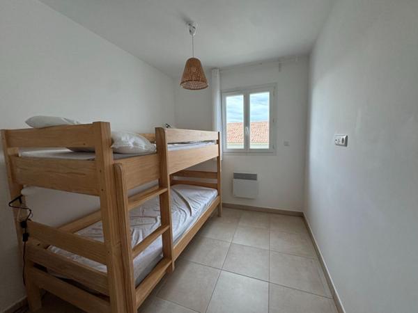 T3 meublé, piscine, plage à 50 m : un bien complet