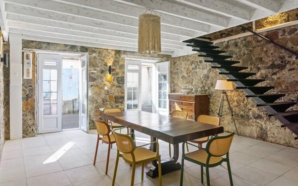 Maison à vendre    4 pièces • 165,21 m2 Saint-Pierre