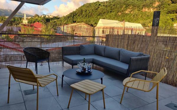 Maison à vendre    4 pièces • 165,21 m2 Saint-Pierre