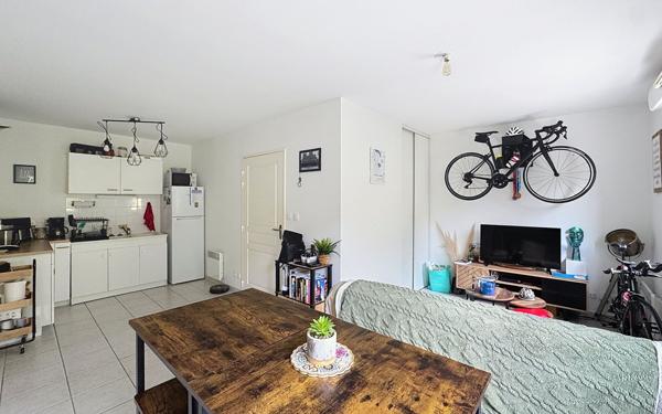 Appartement à vendre    2 pièces • 43 m2 Tours