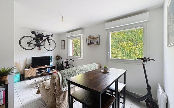 Appartement à vendre    2 pièces • 43 m2 Tours