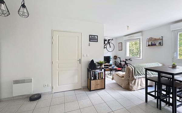 Appartement à vendre    2 pièces • 43 m2 Tours