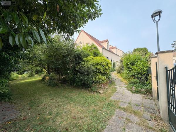 Maison individuelle à vendre à Saint-Cyr-l'École dans les Yvelines (78210), ref : 2025PER