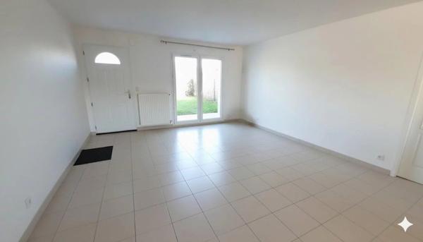 Vente                                                      Maison
                        
                     6 pièces                      111 m2                     à Sainte-Pazanne
