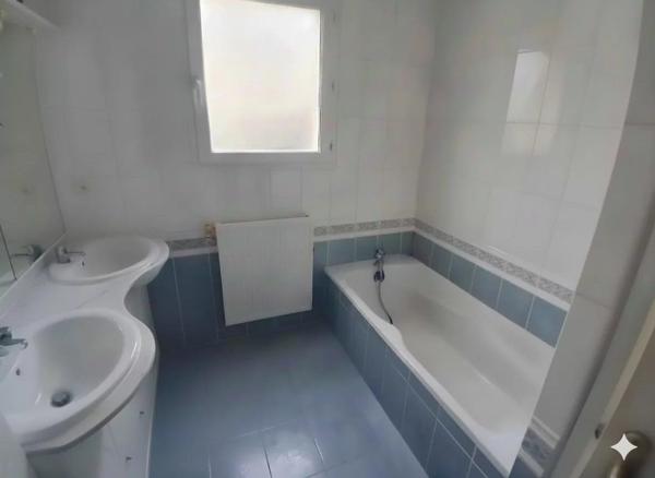 Vente                                                      Maison
                        
                     6 pièces                      111 m2                     à Sainte-Pazanne