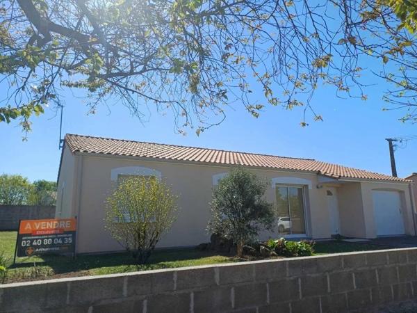 Vente                                                      Maison
                        
                     6 pièces                      111 m2                     à Sainte-Pazanne