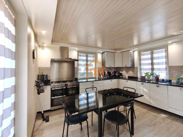 En exclusivité Jolie Maison de 150m² au sol à HOLTZHEIM avec piscine chauffée, climatisation sur 7 ares de terrain