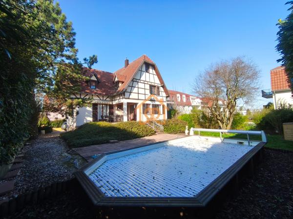 En exclusivité Jolie Maison de 150m² au sol à HOLTZHEIM avec piscine chauffée, climatisation sur 7 ares de terrain