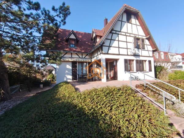 En exclusivité Jolie Maison de 150m² au sol à HOLTZHEIM avec piscine chauffée, climatisation sur 7 ares de terrain