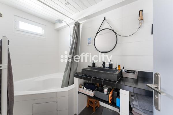 Maison
         5 pièces
        - 129 m² 535 000 € *