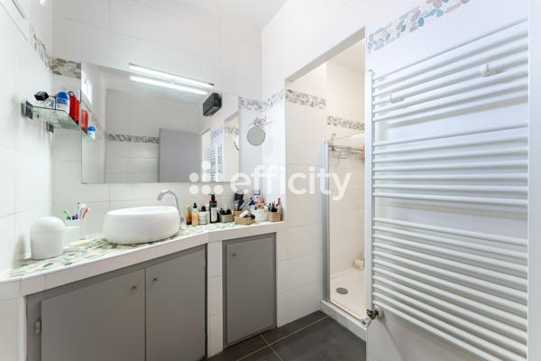 Maison
         5 pièces
        - 129 m² 535 000 € *