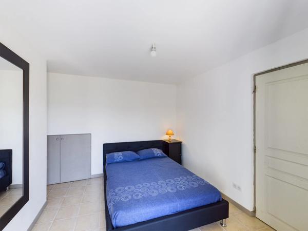 Triangle d’Or - Maison polyvalente, appartement & jardins
