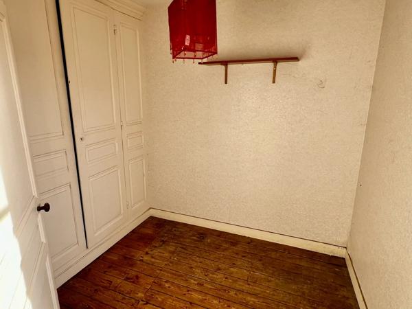 Imposante maison individuelle à rénover au centre-ville
