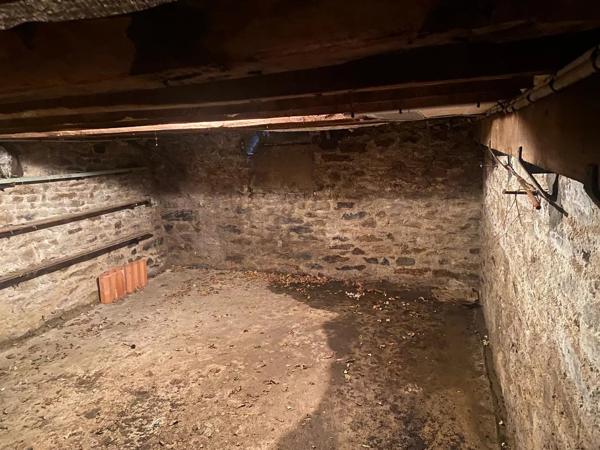 Imposante maison individuelle à rénover au centre-ville