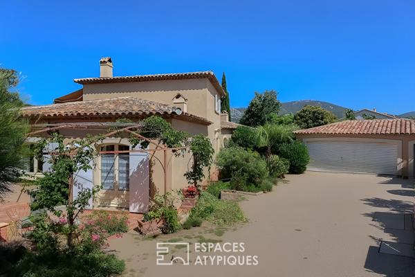 Maison d’architecte grand format, parc paysager et piscine