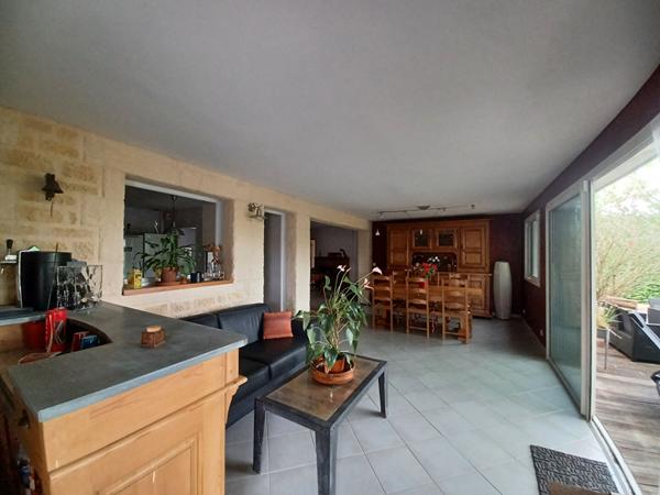 33440 AMBARES ET LAGRAVE - Maison 167 m²  de plain pied 7 pièces  A VENDRE