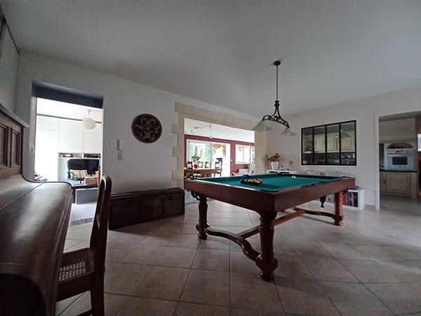 33440 AMBARES ET LAGRAVE - Maison 167 m²  de plain pied 7 pièces  A VENDRE