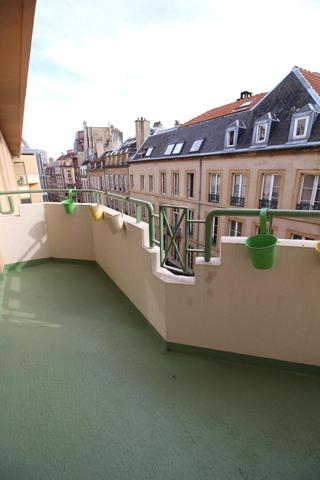 APPARTEMENT F3 MEUBLE METZ CENTRE CUISINE EQUIPEE BALCON