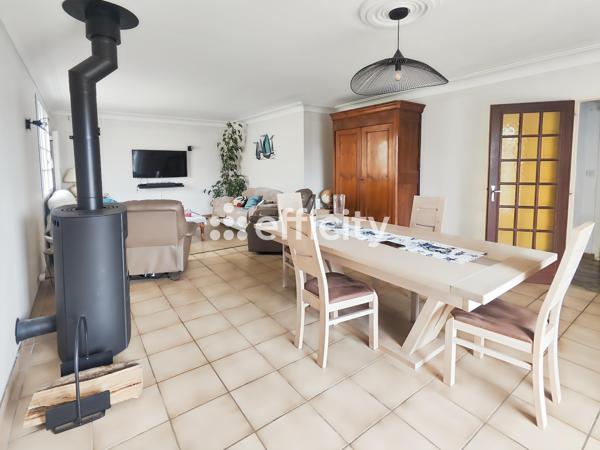 Maison
         5 pièces
        - 109 m² 335 000 € *