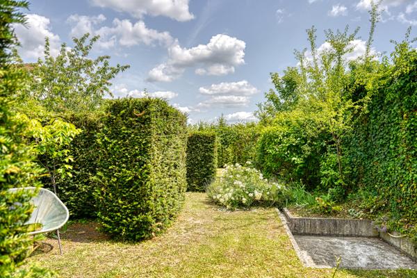 Saint-Ouen-l'Aumône (95310) Maison d’Architecte Contemporaine avec Jardin Arboré