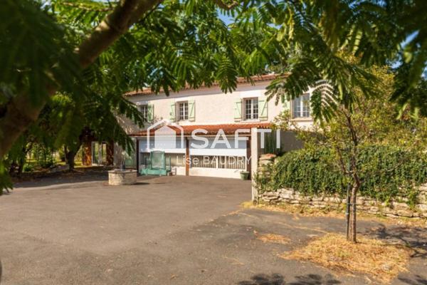 Maison avec port privé sur conche (petit canal)