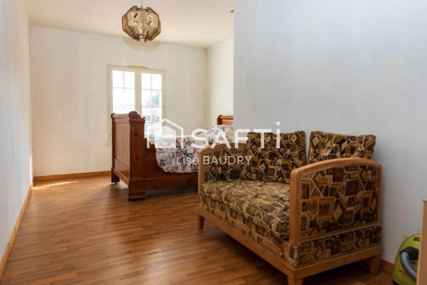 Maison avec port privé sur conche (petit canal)