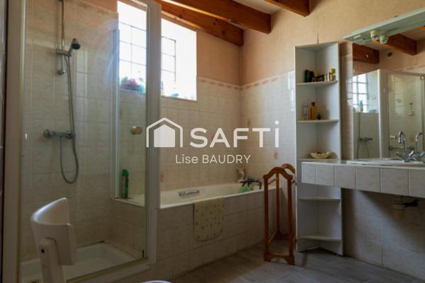 Maison avec port privé sur conche (petit canal)