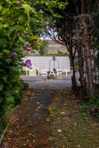 Maison avec port privé sur conche (petit canal)