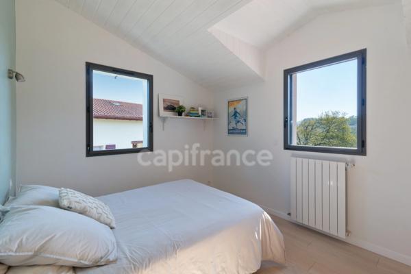 ASCAIN maison de 128 m² construite en 2012- Terrain de 1 000,00 m² - Et son T2 de 25 m2