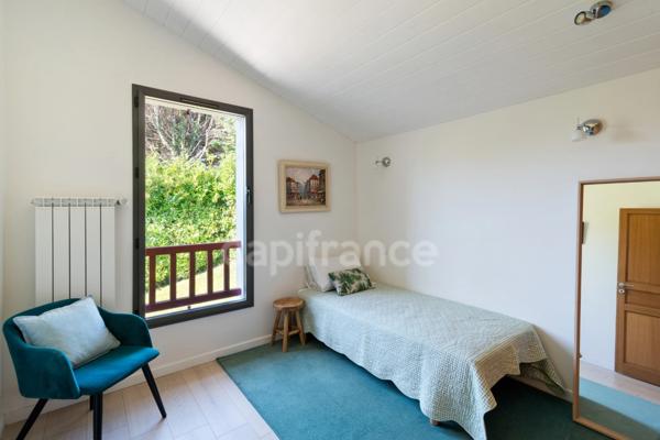 ASCAIN maison de 128 m² construite en 2012- Terrain de 1 000,00 m² - Et son T2 de 25 m2