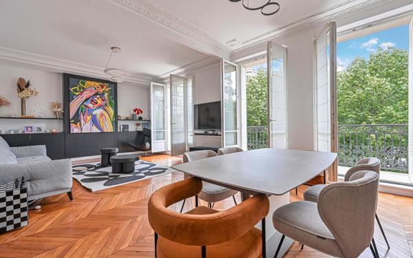 Appartement à vendre    4 pièces • 123,86 m2 Paris 17