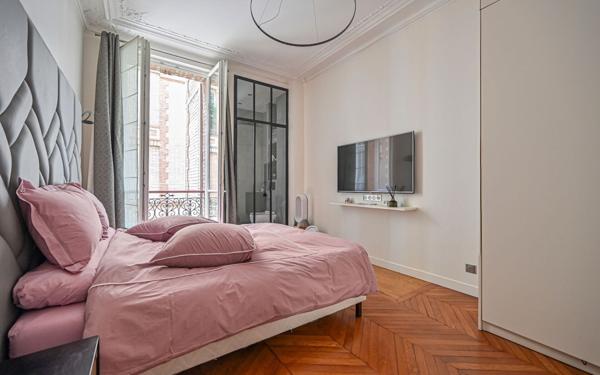 Appartement à vendre    4 pièces • 123,86 m2 Paris 17
