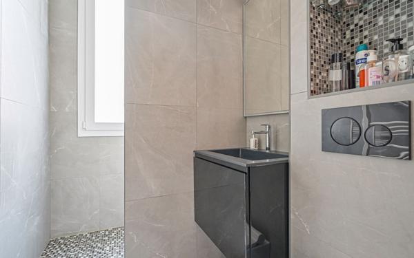 Appartement à vendre    4 pièces • 123,86 m2 Paris 17