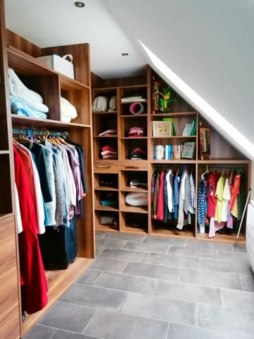 Entre CORNÉ et MAZÉ (49630) Maison 4 chambres, un bureau et 1986 m² de terrain et grande dépendance !