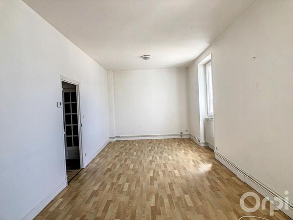 Appartement à louer    3 pièces •  Terrasson-Lavilledieu