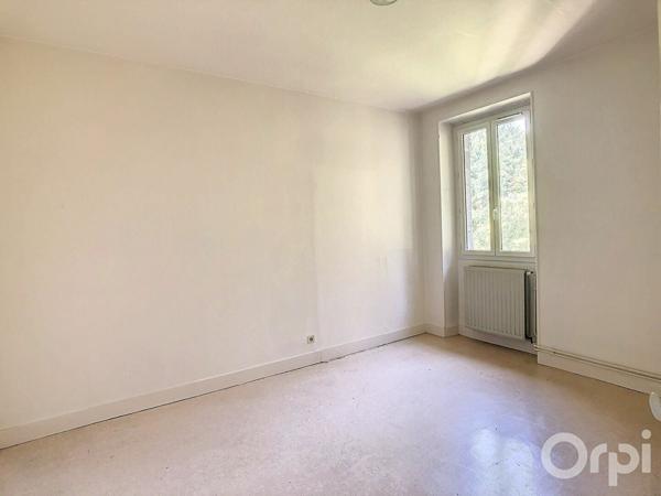 Appartement à louer    3 pièces •  Terrasson-Lavilledieu