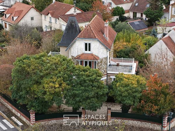 Maison meulière avec jardin dans le centre de Brunoy