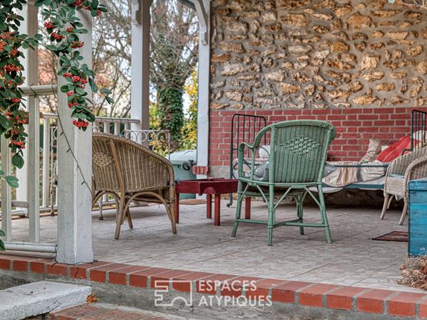 Maison meulière avec jardin dans le centre de Brunoy