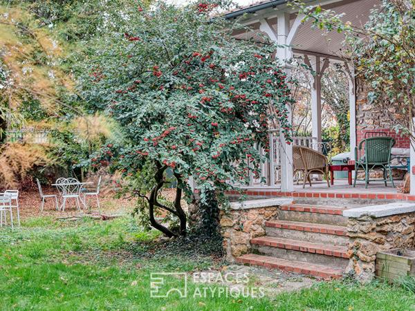 Maison meulière avec jardin dans le centre de Brunoy