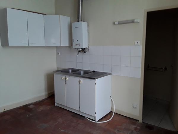 Location Maison 2 pièces Suèvres (41500) - Bourg SUEVRES