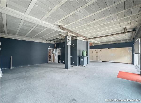 Centre-ville d'Igny Local commercial + F4 + Terrain constructible de 665 m² ? Projet collectif possible !
