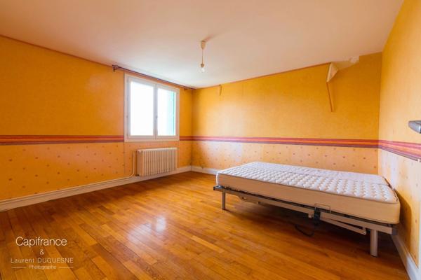 Messigny et Vantoux, ensemble immobilier avec maison, grange, garage et beau terrain.