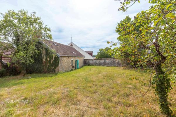 Messigny et Vantoux, ensemble immobilier avec maison, grange, garage et beau terrain.