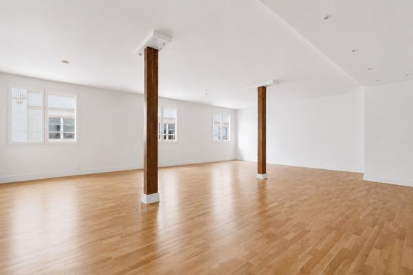 Local d'activité 7 pièces 210.31 m2