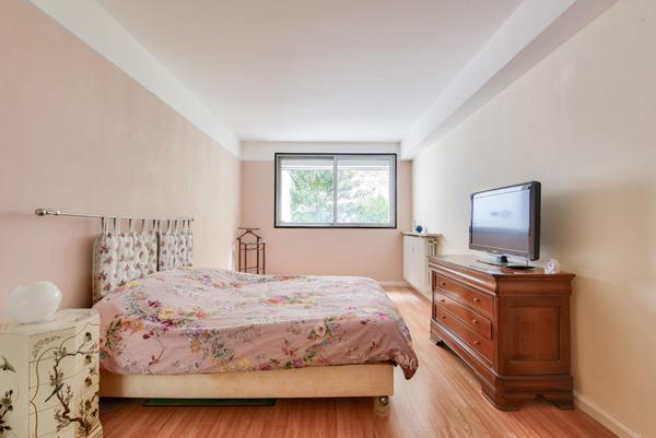 Adresse d'exception au pied de la Tour Eiffel !