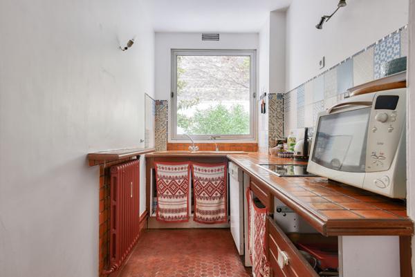 Adresse d'exception au pied de la Tour Eiffel !