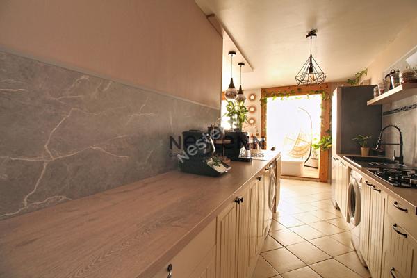 Bel appartement T4 rénové, avec terrasse fermée et aucun travaux à prévoir