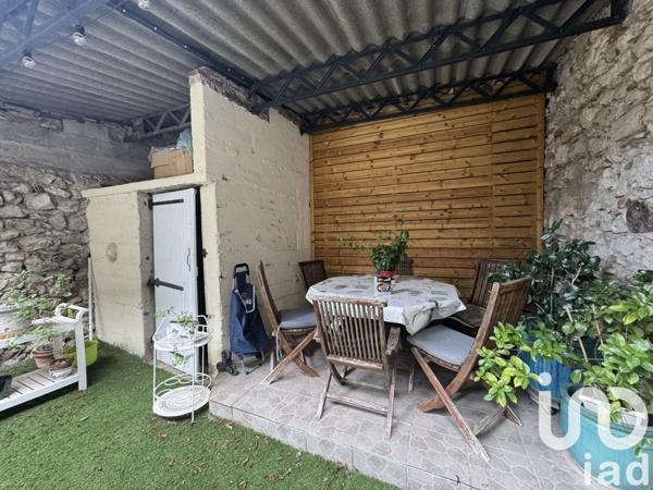 Maison de village 3 pièces de 82 m² à Saint-Geniès-de-Malgoirès (30190)