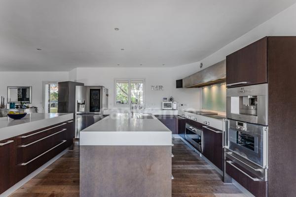 ANDERNOS LES BAINS (33) - Villa d'architecte de 350m² -5 pieces et plus à deux pas du BASSIN