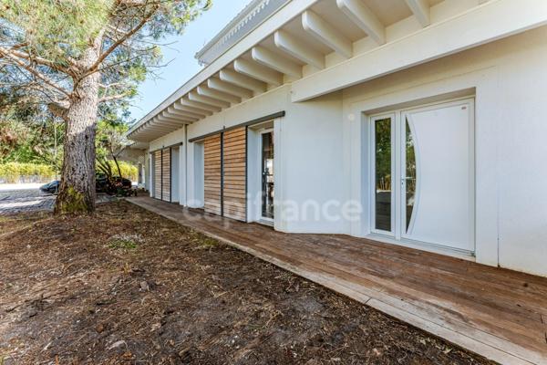 ANDERNOS LES BAINS (33) - Villa d'architecte de 350m² -5 pieces et plus à deux pas du BASSIN